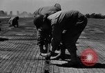Image airborne ingénieurs France, 1944, de la seconde 18 séquences d'archives historiques vidéo 65675068870