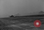 Standbild P-47 Thunderbolt Frankreich, 1944, aus Sekunde 42 historischem Filmmaterial Videoclip 65675068874