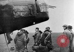 Standbild Vickers Wellington England, 1940, aus Sekunde 19 historischem Filmmaterial Videoclip 65675068888
