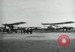 Standbild Airco DH-4 Frankreich, 1918, aus Sekunde 15 historischem Filmmaterial Videoclip 65675068927