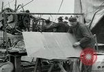 Standbild Männer an der Arbeit Frankreich, 1918, aus Sekunde 10 historischem Filmmaterial Videoclip 65675068930