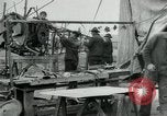 Standbild Männer an der Arbeit Frankreich, 1918, aus Sekunde 17 historischem Filmmaterial Videoclip 65675068930