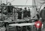 Standbild Männer an der Arbeit Frankreich, 1918, aus Sekunde 21 historischem Filmmaterial Videoclip 65675068930