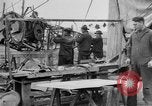 Standbild Männer an der Arbeit Frankreich, 1918, aus Sekunde 22 historischem Filmmaterial Videoclip 65675068930
