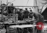 Standbild Männer an der Arbeit Frankreich, 1918, aus Sekunde 25 historischem Filmmaterial Videoclip 65675068930