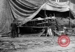 Standbild Männer an der Arbeit Frankreich, 1918, aus Sekunde 30 historischem Filmmaterial Videoclip 65675068930