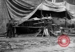 Standbild Männer an der Arbeit Frankreich, 1918, aus Sekunde 31 historischem Filmmaterial Videoclip 65675068930