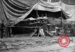 Standbild Männer an der Arbeit Frankreich, 1918, aus Sekunde 32 historischem Filmmaterial Videoclip 65675068930