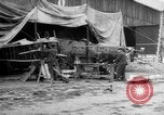 Standbild Männer an der Arbeit Frankreich, 1918, aus Sekunde 37 historischem Filmmaterial Videoclip 65675068930