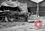 Standbild Männer an der Arbeit Frankreich, 1918, aus Sekunde 40 historischem Filmmaterial Videoclip 65675068930