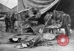 Standbild Männer an der Arbeit Frankreich, 1918, aus Sekunde 43 historischem Filmmaterial Videoclip 65675068930