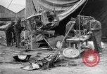 Standbild Männer an der Arbeit Frankreich, 1918, aus Sekunde 45 historischem Filmmaterial Videoclip 65675068930