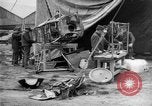 Standbild Männer an der Arbeit Frankreich, 1918, aus Sekunde 52 historischem Filmmaterial Videoclip 65675068930