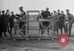 Standbild gunners Ausbildung Frankreich, 1918, aus Sekunde 49 historischem Filmmaterial Videoclip 65675068934