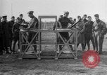 Standbild gunners Ausbildung Frankreich, 1918, aus Sekunde 53 historischem Filmmaterial Videoclip 65675068934