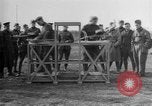 Standbild gunners Ausbildung Frankreich, 1918, aus Sekunde 61 historischem Filmmaterial Videoclip 65675068934