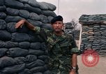 Immagine di Il sergente Rieney Il Vietnam, 1969, secondo 54 filmato di repertorio 65675068968