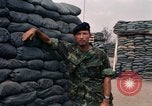 Immagine di Il sergente Rieney Il Vietnam, 1969, secondo 56 filmato di repertorio 65675068968