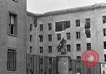 Immagine di Danneggiato tedesco Ministero dell'aria edificio Berlino Germania, 1945, secondo 32 filmato di repertorio 65675069002