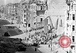 Immagine di Edifici bombardati Berlino Germania, 1945, secondo 1 filmato di repertorio 65675069003