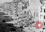 Immagine di Edifici bombardati Berlino Germania, 1945, secondo 3 filmato di repertorio 65675069003