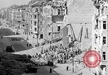 Immagine di Edifici bombardati Berlino Germania, 1945, secondo 4 filmato di repertorio 65675069003