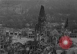 Immagine di Edificio bombardato Berlino Germania, 1945, secondo 13 filmato di repertorio 65675069005
