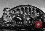 Immagine di Bombardato station Berlino Germania, 1945, secondo 9 filmato di repertorio 65675069007