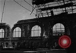 Immagine di Bombardato station Berlino Germania, 1945, secondo 10 filmato di repertorio 65675069007