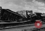 Immagine di Bombardato station Berlino Germania, 1945, secondo 24 filmato di repertorio 65675069007
