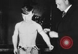 Immagine di Clarence Kehr Toledo Ohio USA, 1930, secondo 23 filmato di repertorio 65675069015