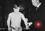 Immagine di Clarence Kehr Toledo Ohio USA, 1930, secondo 24 filmato di repertorio 65675069015