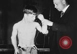 Immagine di Clarence Kehr Toledo Ohio USA, 1930, secondo 25 filmato di repertorio 65675069015