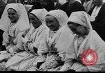 Immagine di V centenario della Salaun de Foll Lesneven Francia, 1930, secondo 54 filmato di repertorio 65675069016