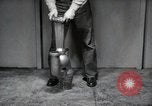 Immagine di Un polverizzatore United States USA, 1950, secondo 10 filmato di repertorio 65675069050