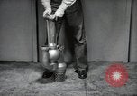 Immagine di Un polverizzatore United States USA, 1950, secondo 12 filmato di repertorio 65675069050