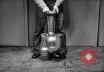 Immagine di Un polverizzatore United States USA, 1950, secondo 17 filmato di repertorio 65675069050