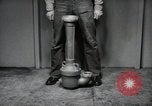 Immagine di Peri polverizzatore a getto United States USA, 1950, secondo 5 filmato di repertorio 65675069051