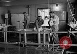 Immagine di Irradiazione degli alimenti Lemont Illinois USA, 1956, secondo 38 filmato di repertorio 65675069053