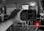 Immagine di Irradiazione degli alimenti Lemont Illinois USA, 1956, secondo 53 filmato di repertorio 65675069053