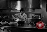 Immagine di Alimenti irradiati Lemont Illinois USA, 1956, secondo 6 filmato di repertorio 65675069054