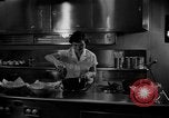 Immagine di Alimenti irradiati Lemont Illinois USA, 1956, secondo 9 filmato di repertorio 65675069054