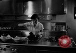 Immagine di Alimenti irradiati Lemont Illinois USA, 1956, secondo 13 filmato di repertorio 65675069054