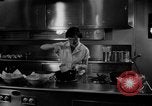 Immagine di Alimenti irradiati Lemont Illinois USA, 1956, secondo 14 filmato di repertorio 65675069054