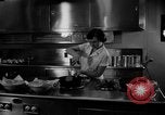 Immagine di Alimenti irradiati Lemont Illinois USA, 1956, secondo 15 filmato di repertorio 65675069054