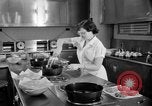 Immagine di Alimenti irradiati Lemont Illinois USA, 1956, secondo 20 filmato di repertorio 65675069054
