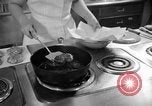 Immagine di Alimenti irradiati Lemont Illinois USA, 1956, secondo 28 filmato di repertorio 65675069054