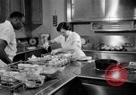 Immagine di Alimenti irradiati Lemont Illinois USA, 1956, secondo 41 filmato di repertorio 65675069054