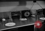 Immagine di Alimenti irradiati Lemont Illinois USA, 1956, secondo 58 filmato di repertorio 65675069054