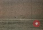 Standbild Vereinigten Staaten Marines amphibischen Angriff auf Betio Tarawa Gilbert Inseln, 1943, aus Sekunde 23 historischem Filmmaterial Videoclip 65675069059